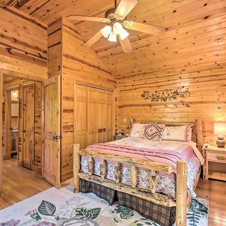 Cozy Hiawassee Cabin With Fire Pit And Mtn Views! Exterior photo