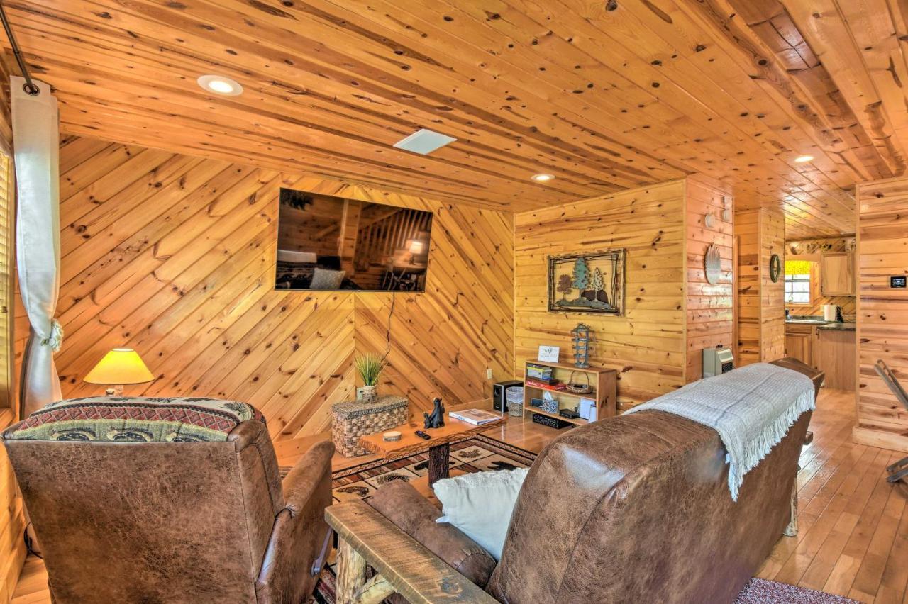 Cozy Hiawassee Cabin With Fire Pit And Mtn Views! Exterior photo